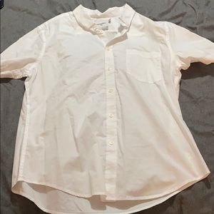 White button up short sleeve tee